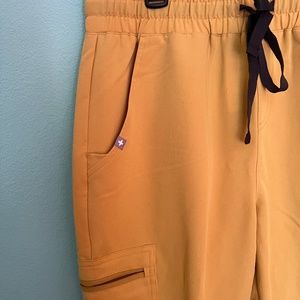 Figs Yellow bottoms